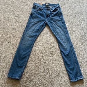 JCrew mens jeans in light blue. Skinny jeans with stretch. 32/32 fits like a 30